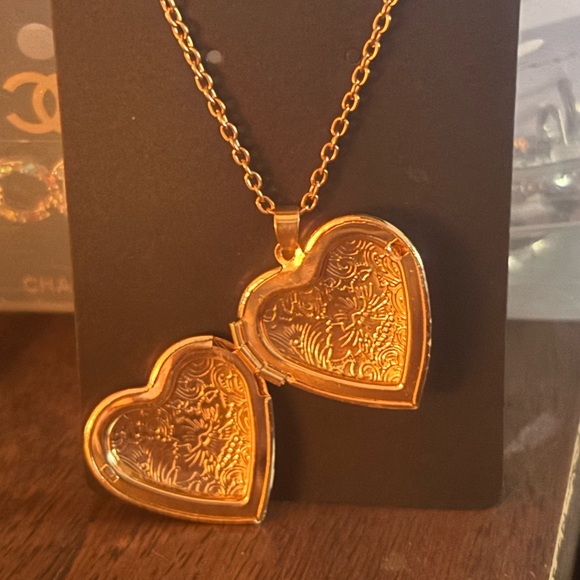 Gold Heart Locket Necklace - Picture 2 of 2